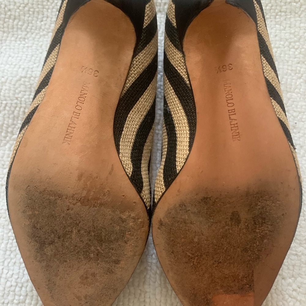 Manolo Blahnik stilletos. Size: 6.5 - Picture 4 of 5